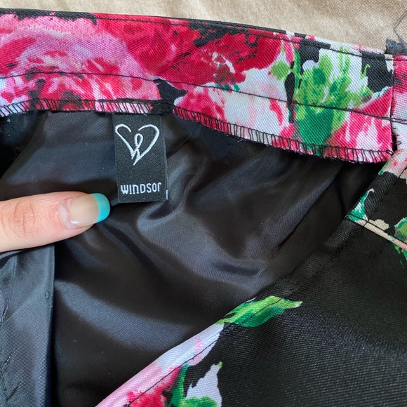 Two piece skirt and cropped tank - Picture 6 of 9